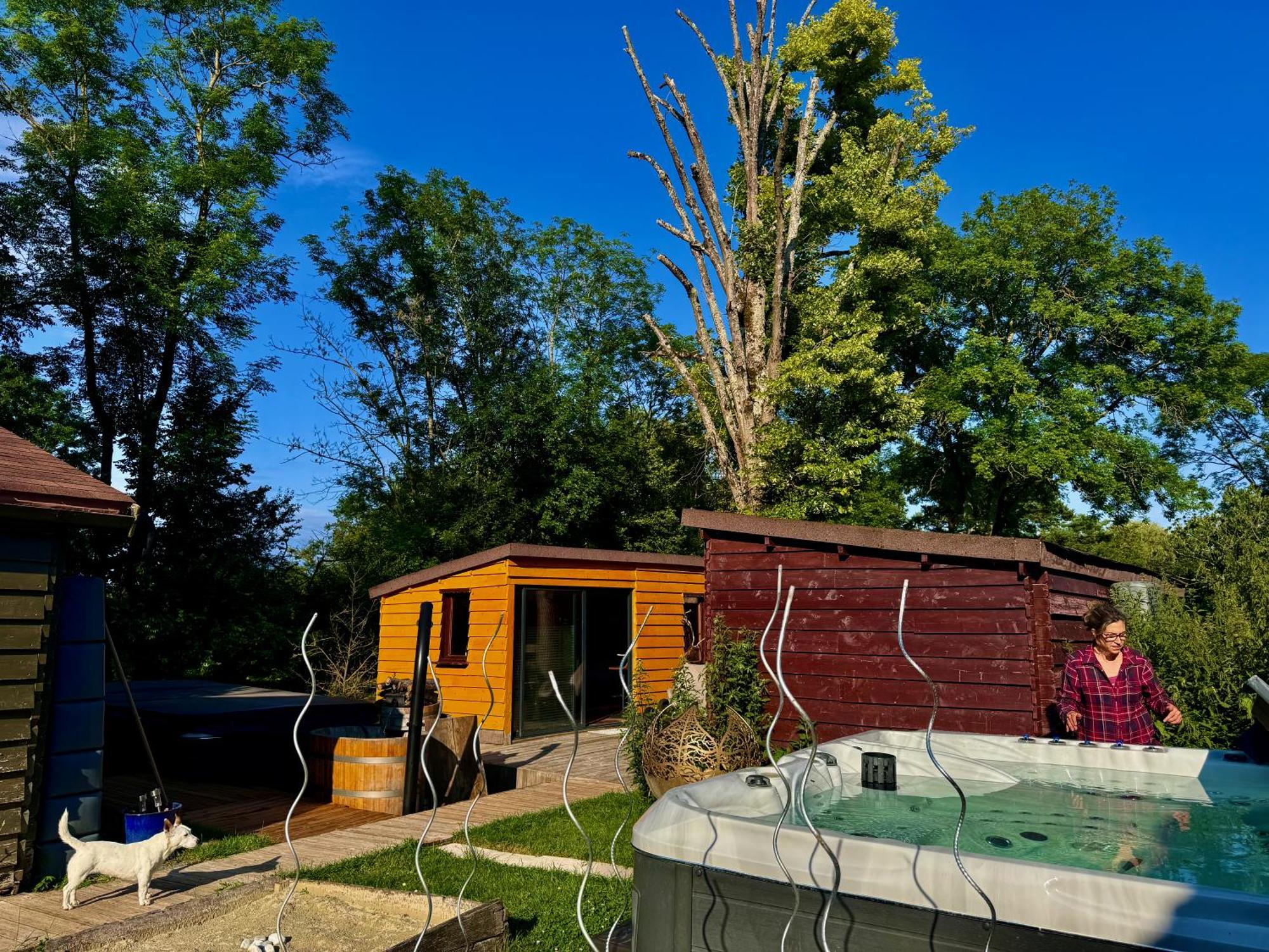 O Et Terre, Gite Ressourcement Bains Spa Cryo Sauna Et Foret Dormelles Exterior photo